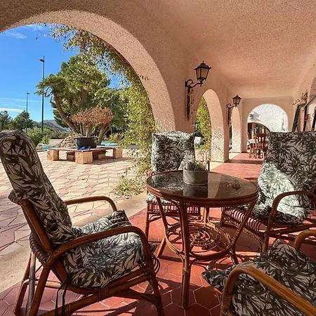 Pet Friendly In * Elda