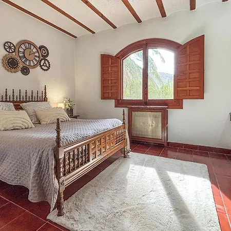 Pet Friendly In * Elda