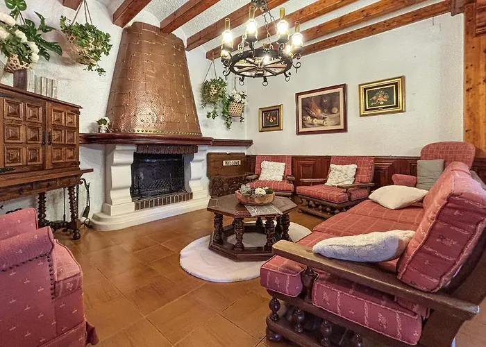 Pet Friendly Home In Elda *